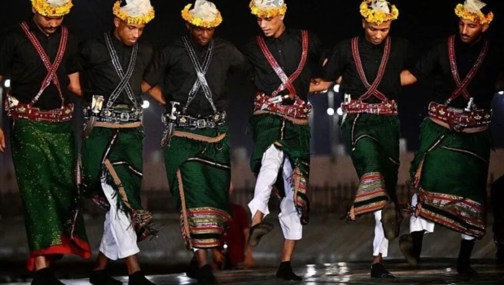 عرض مسرحي يستعيد تراث جازان