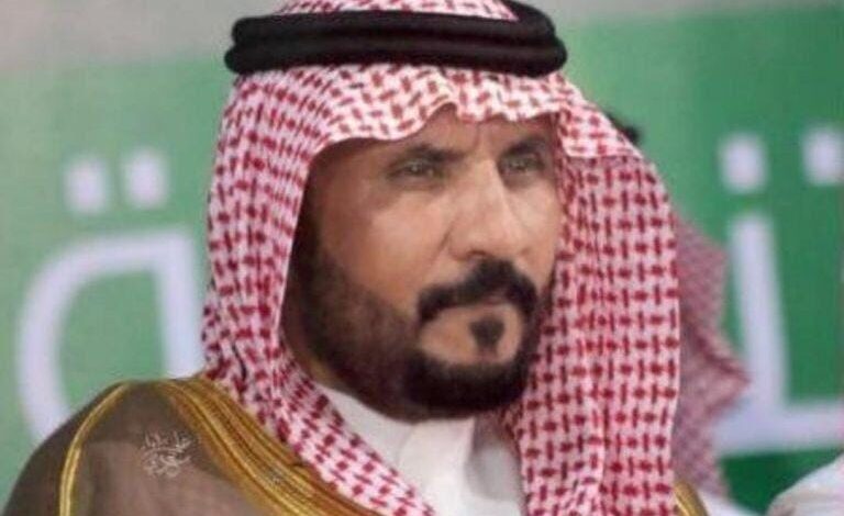 شيخ قبيلة آل صلب برجال ألمع يهنّئ القيادة بيوم التأسيس