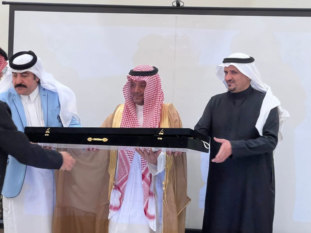 ثانوية الخليج بالطائف تحتفي بالمعلم محمد المالكي