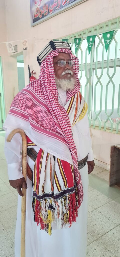 فاته التعليم في الصِّغر فشمر عن ساعديه في الكبر