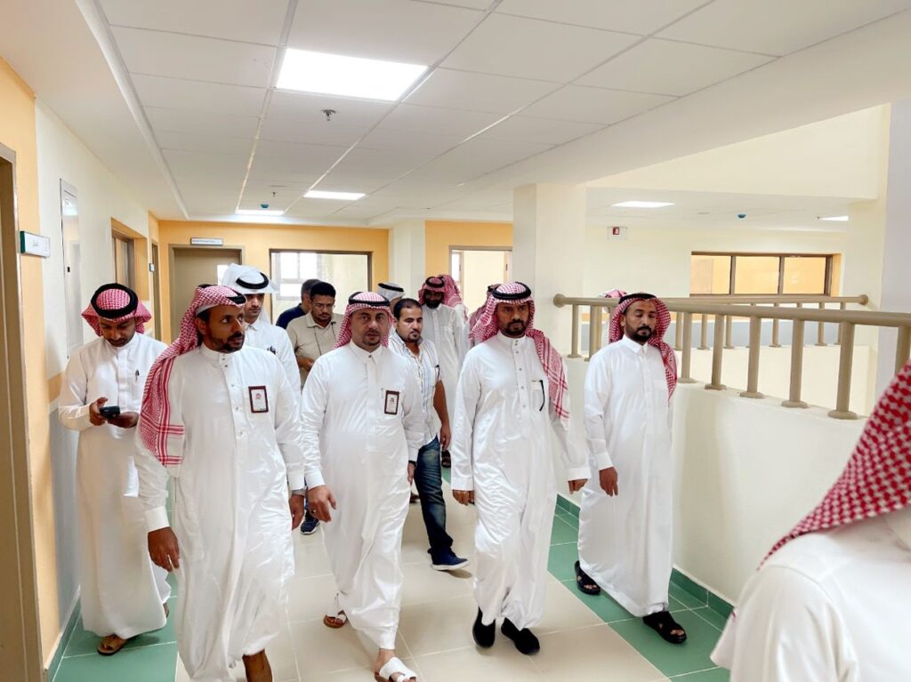 “الزاحمي يدشن مبنى ابتدائية دوقة والطفولة المبكرة”