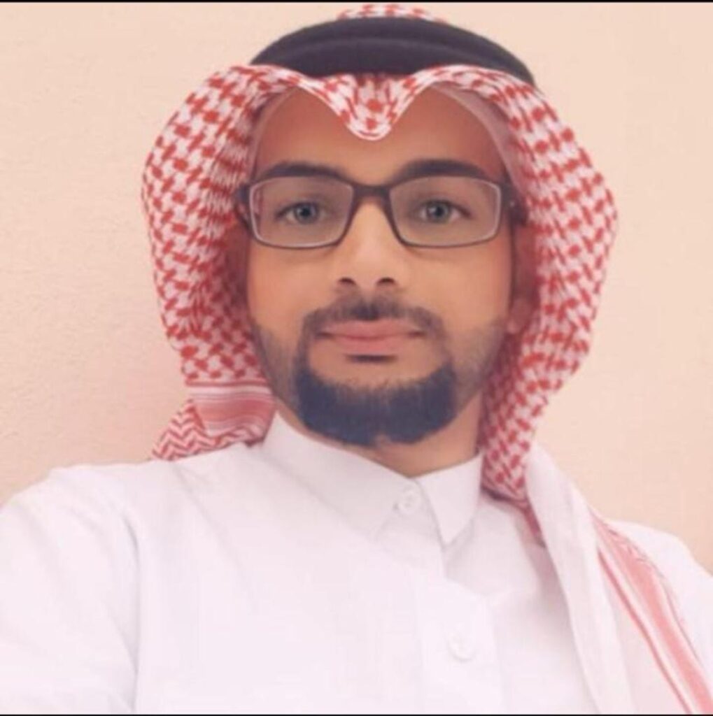 علي العبدلي: يتلقى التهاني والتبريكات بتخرجه من الجامعة السعودية أخصائي” صحة عامة”
