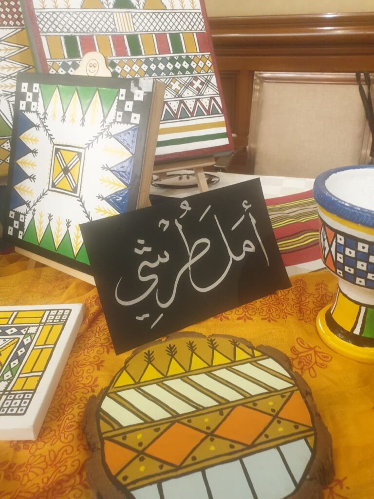 *أمل طرشي عبر أحوال تناشد بدعم الفن والتراث العسيري*