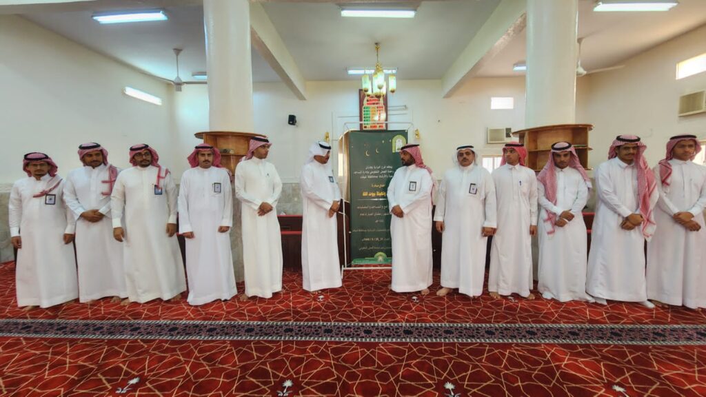 محافظ فيفا يدشن مبادرة تهيئة وتنظيف المساجد بالمحافظة