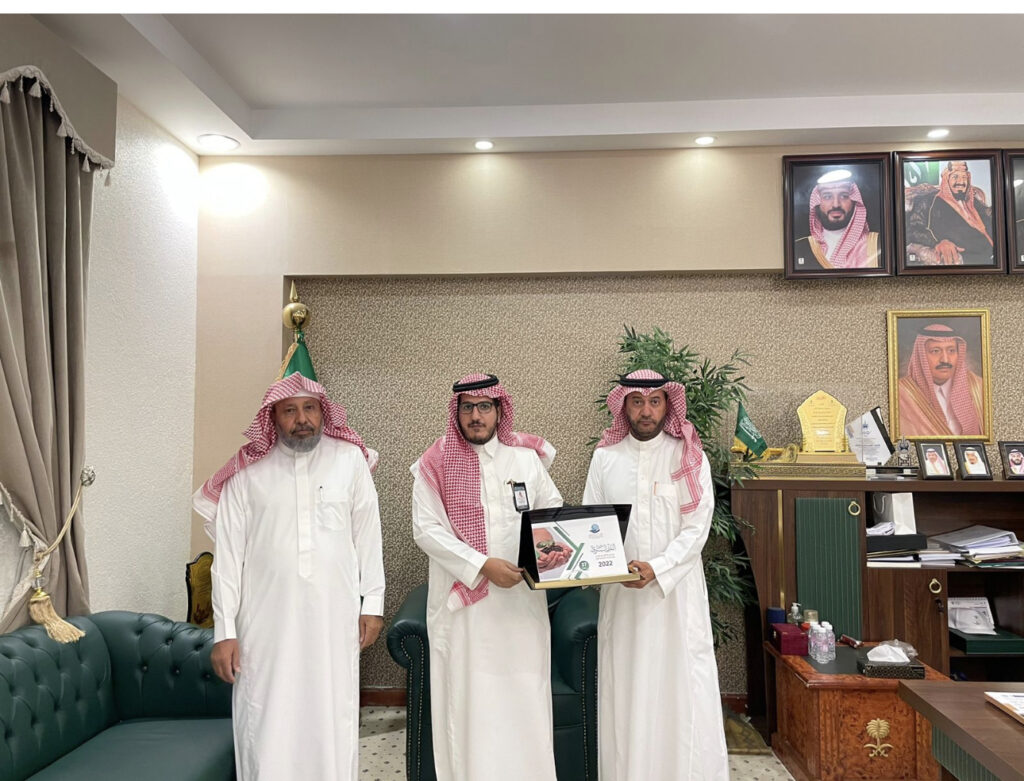 محافظ القرى يطلع على برنامج وأنشطة الجمعية خلال شهر رمضان المبارك