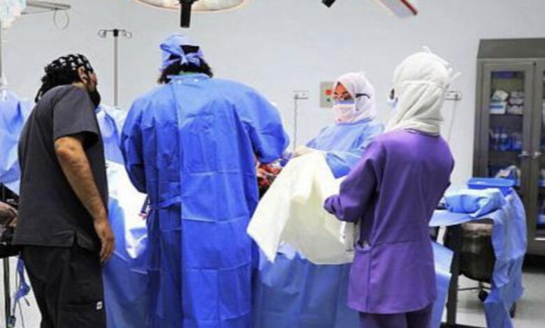 فريق طبي في أبها الخاص ينهي معاناة أربعينية من ورم سرطاني في اللسان