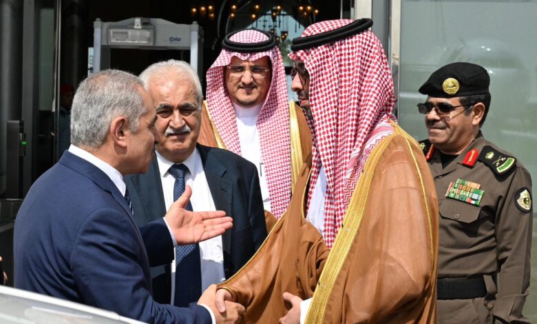 رئيس وزراء دولة فلسطين يُغادر جدة