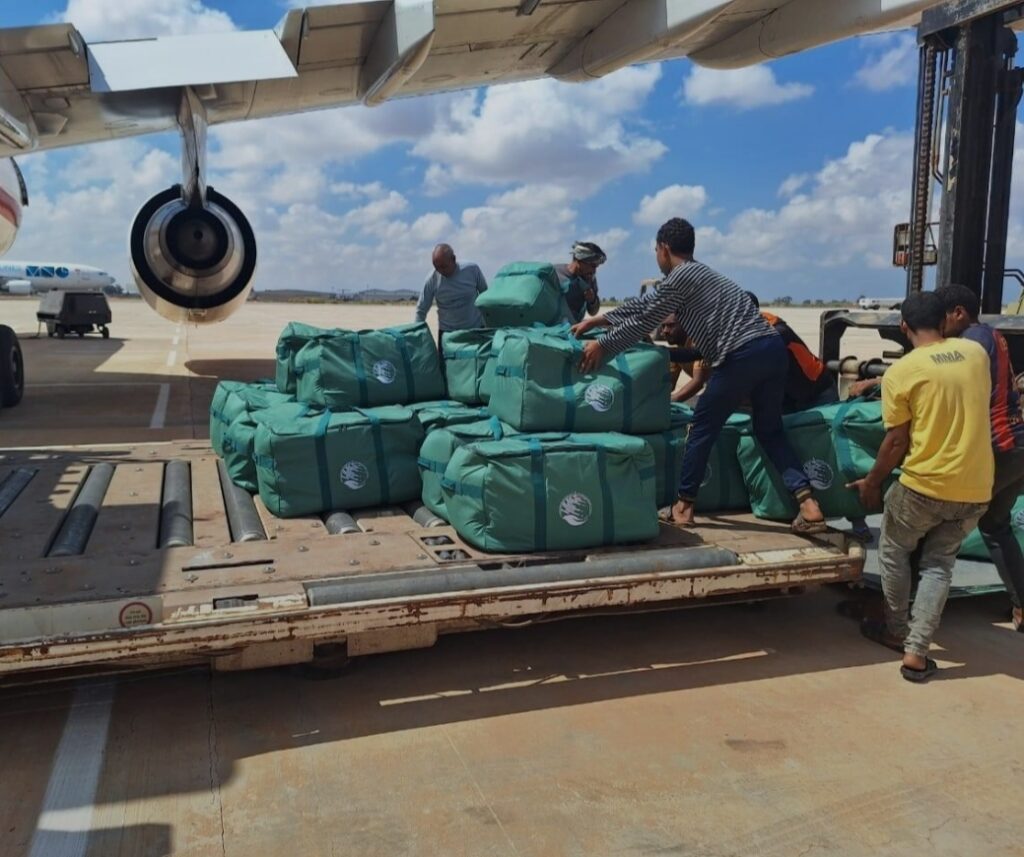 وصول الطائرة الإغاثية السعودية الرابعة إلى مطار بنينا الدولي