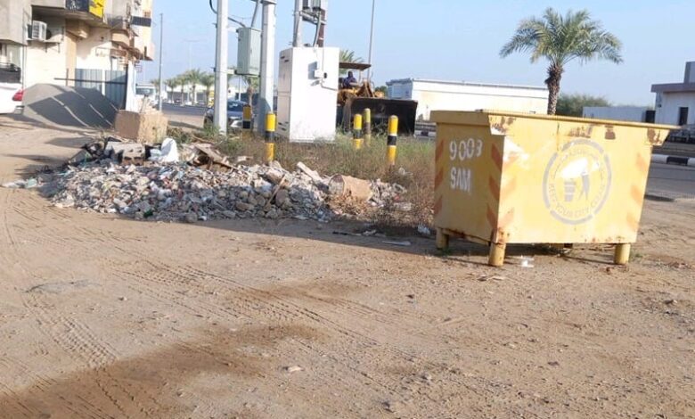 “بلديةصامطة” ترفع 6000 متر مكعب من مخلفات البناء والهدم