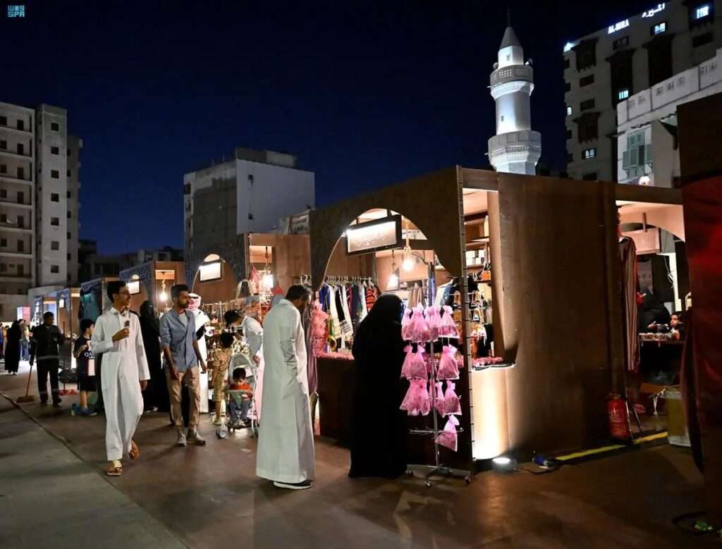 الأسواق الشعبية في جدة مقصد السائح في رمضان