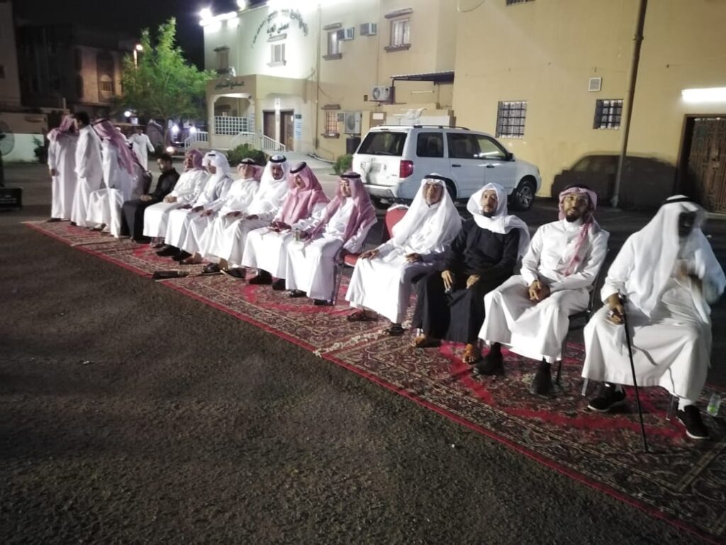 أسرة آل كلنتن بمكة المكرمة يتلقون العزاء في عميد أسرتهم