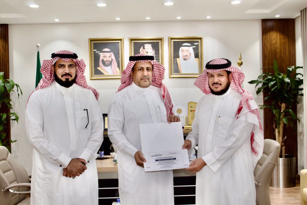 تعليم الطائف يثمن جهود السيالي نظير جهوده في إدارة المدرسة السعودية بنيودلهي 