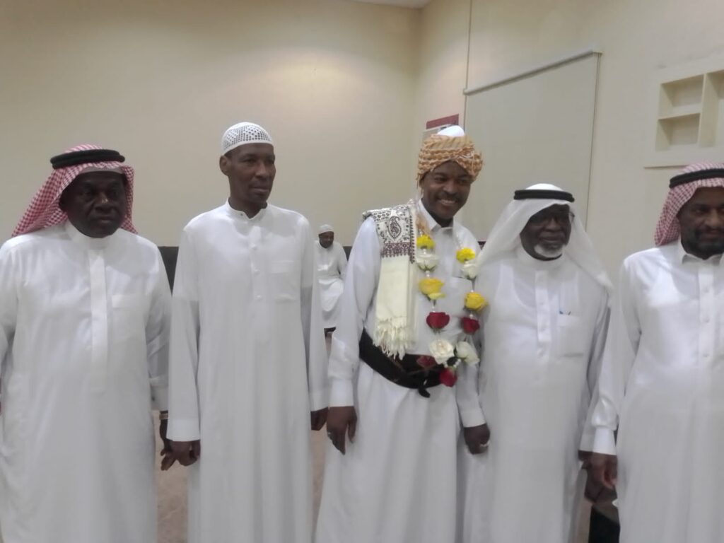 بعد غياب ٣٥ عام عاد لمسقط رأسه