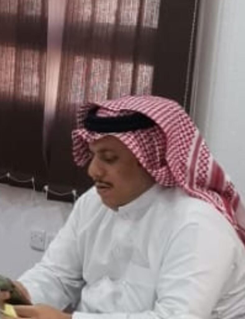 الفيفي يتلقى التعازي في وفاة والدته