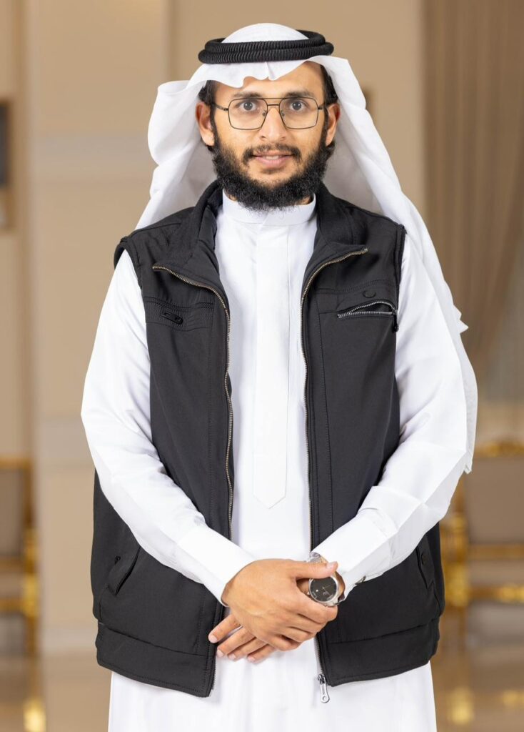 معاذ العمري يحصل على درجة الماجستير