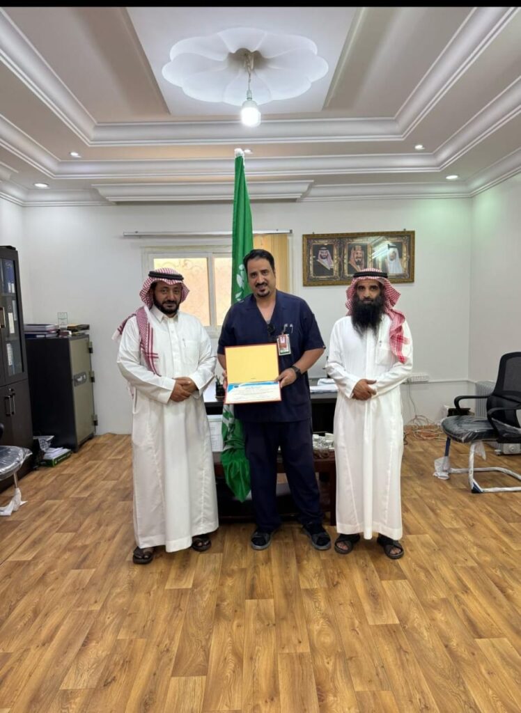 إدارة متوسطة  أوس  بن حبيب تكرم الأخصائي بندر القحطاني