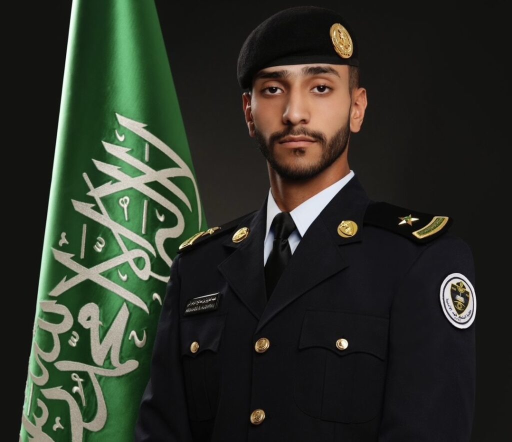 الزهراني يحتفي بتخرجه ملازما من كلية الملك فهد الأمنية