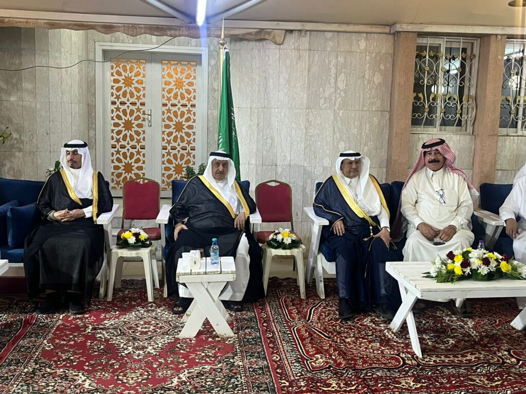 السويلم يشرف مأدبة العشاء بمنزل المحامي كاتب الشمري