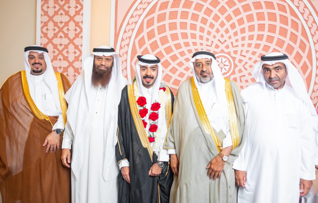 الشاب رائد للقفص الذهبي