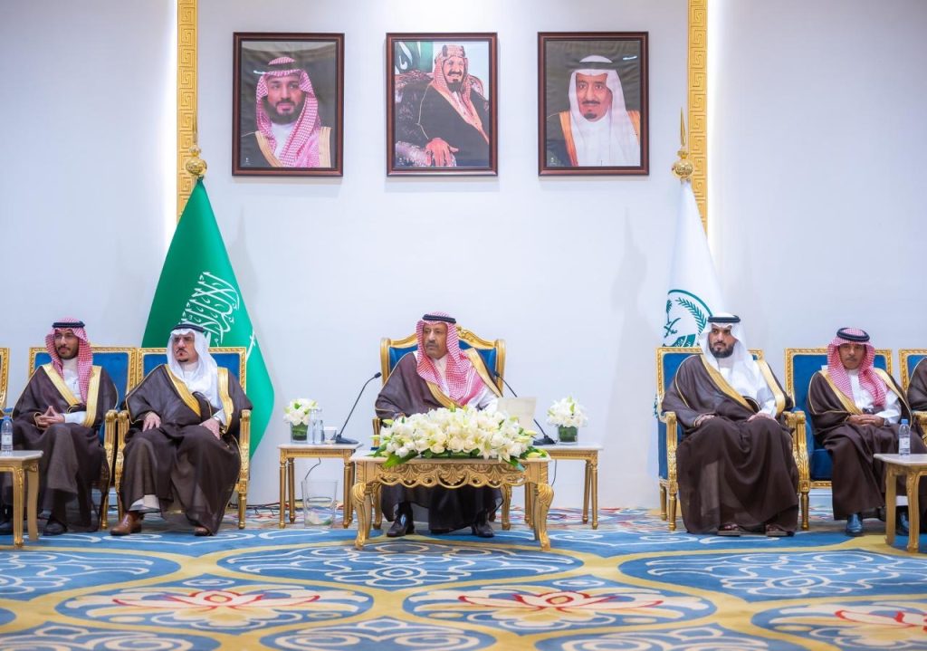سموالأمير حسام بن سعود يؤكد على أهمية دور الإعلام في إبراز ما تتمتع به المنطقة