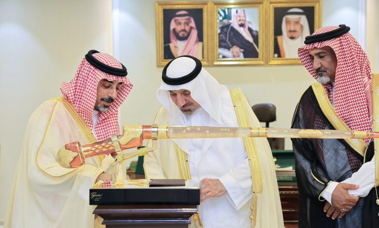 أمير نجران يطّلع على تقرير ميدان سباقات الخيل