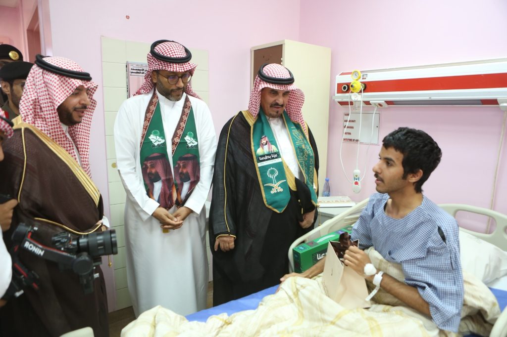 بلدية وادي الدواسر تُفعّل مبادرات اجتماعية بزيارة المستشفيات احتفاءً باليوم الوطني الـ95