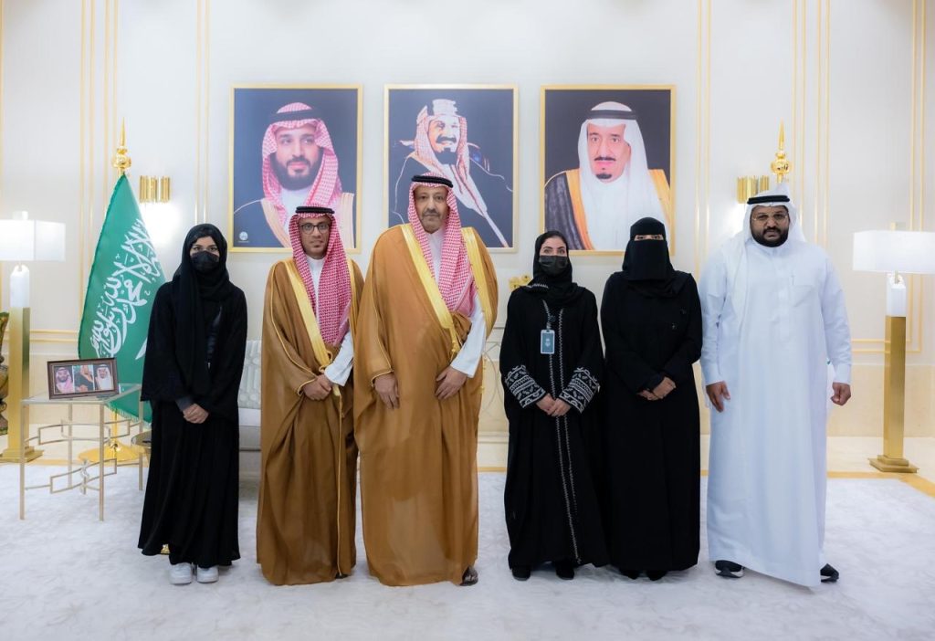 سمو أمير منطقة الباحة يطّلع على مبادرات جمعية “طرق” ويدشّن متجرها الإلكتروني للتبرعات