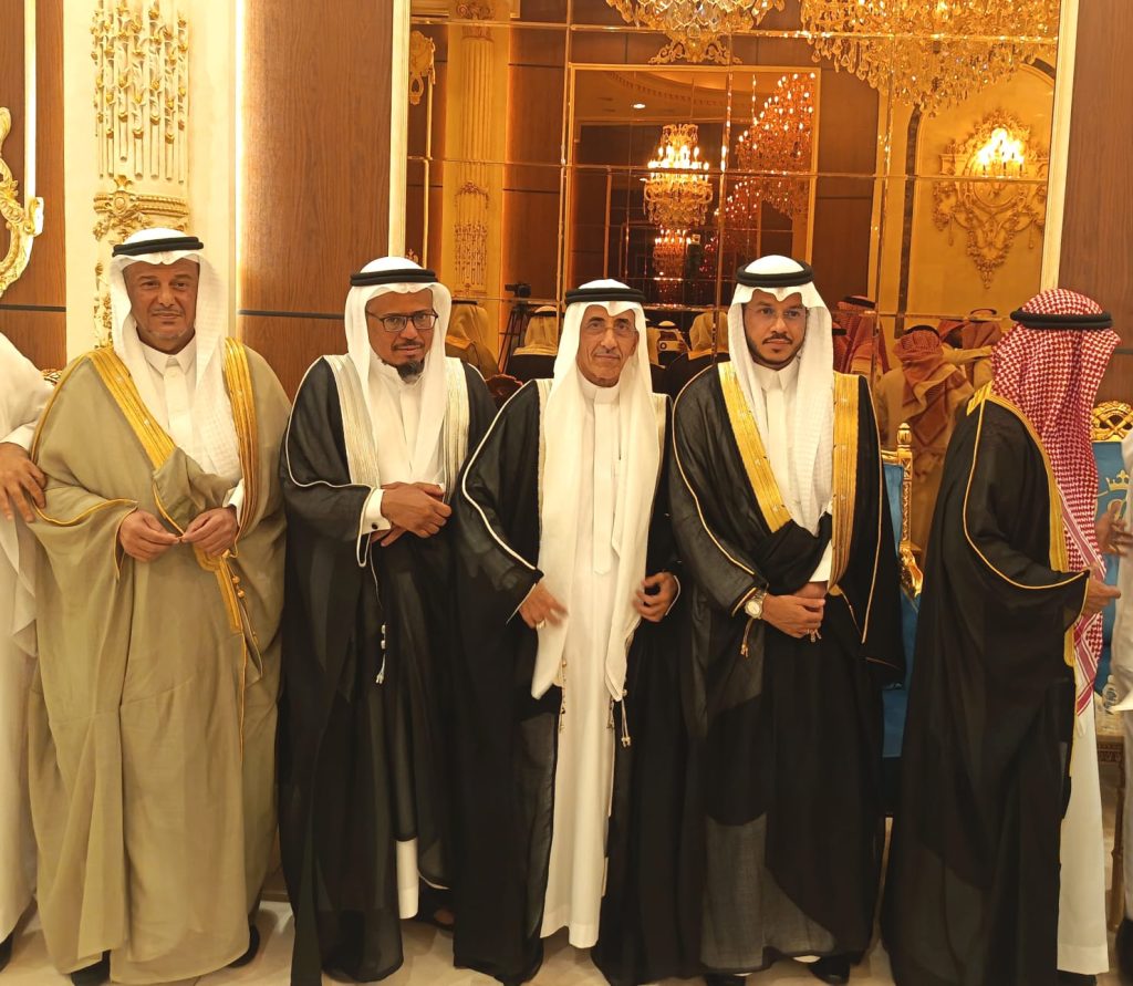آل باسودان يتلقون تهاني بزفاف المهندس معاذ