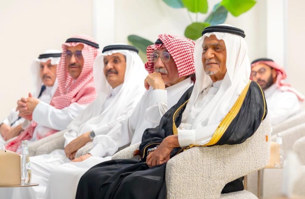 رمزاً راسخاً في العالمين العربي والإسلامي 