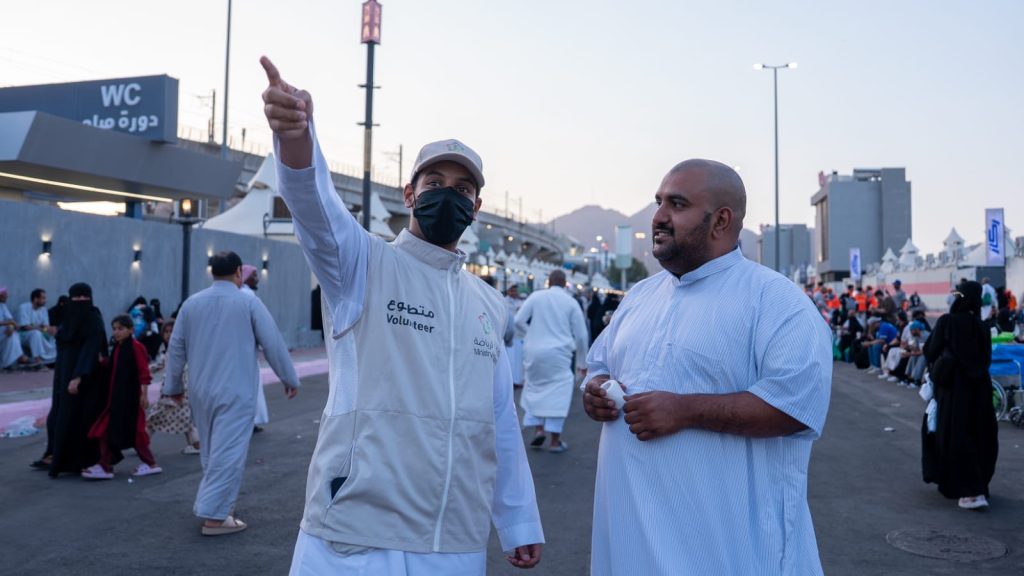 6348 متطوعاً ومتطوعة من وزارة الرياضة لخدمة ضيوف الرحمن