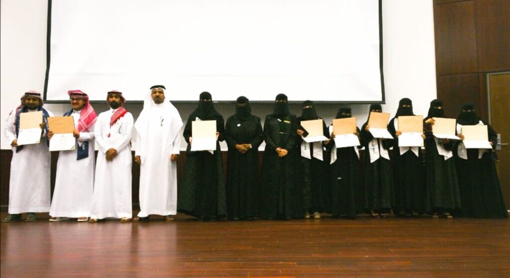 حفل الخريجين في تقنية الأجهزة الطبية لسوق العمل في جازان