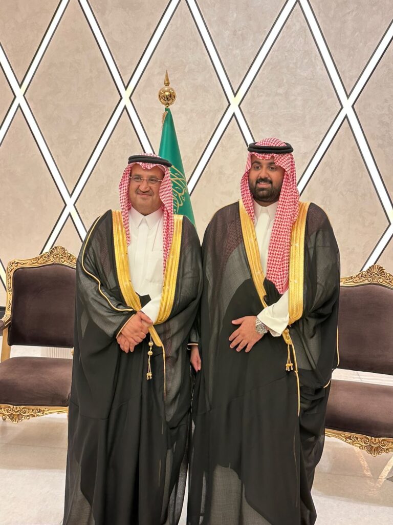 الدكتور عبد المحسن القحطاني يحتفل بحفيديه