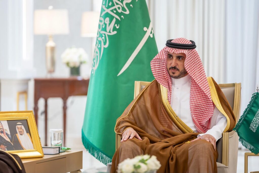 أمير الجوف يستقبل أعضاء مجلس المنطقة المعينين حديثًا