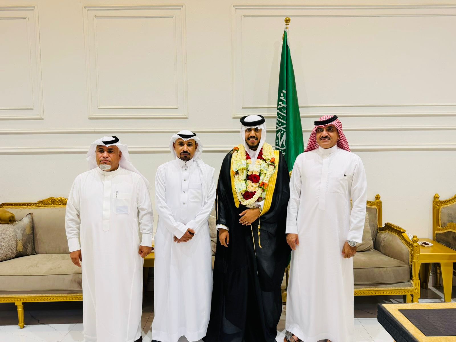 الطوهري يحتفل بزواجه الطوهري يحتفل بزواجه