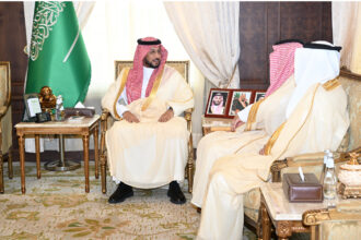 نائب أمير عسير يلتقي المدير الإقليمي للمنطقة الجنوبية في بنك التنمية الاجتماعية نائب أمير عسير يلتقي المدير الإقليمي للمنطقة الجنوبية في بنك التنمية الاجتماعية