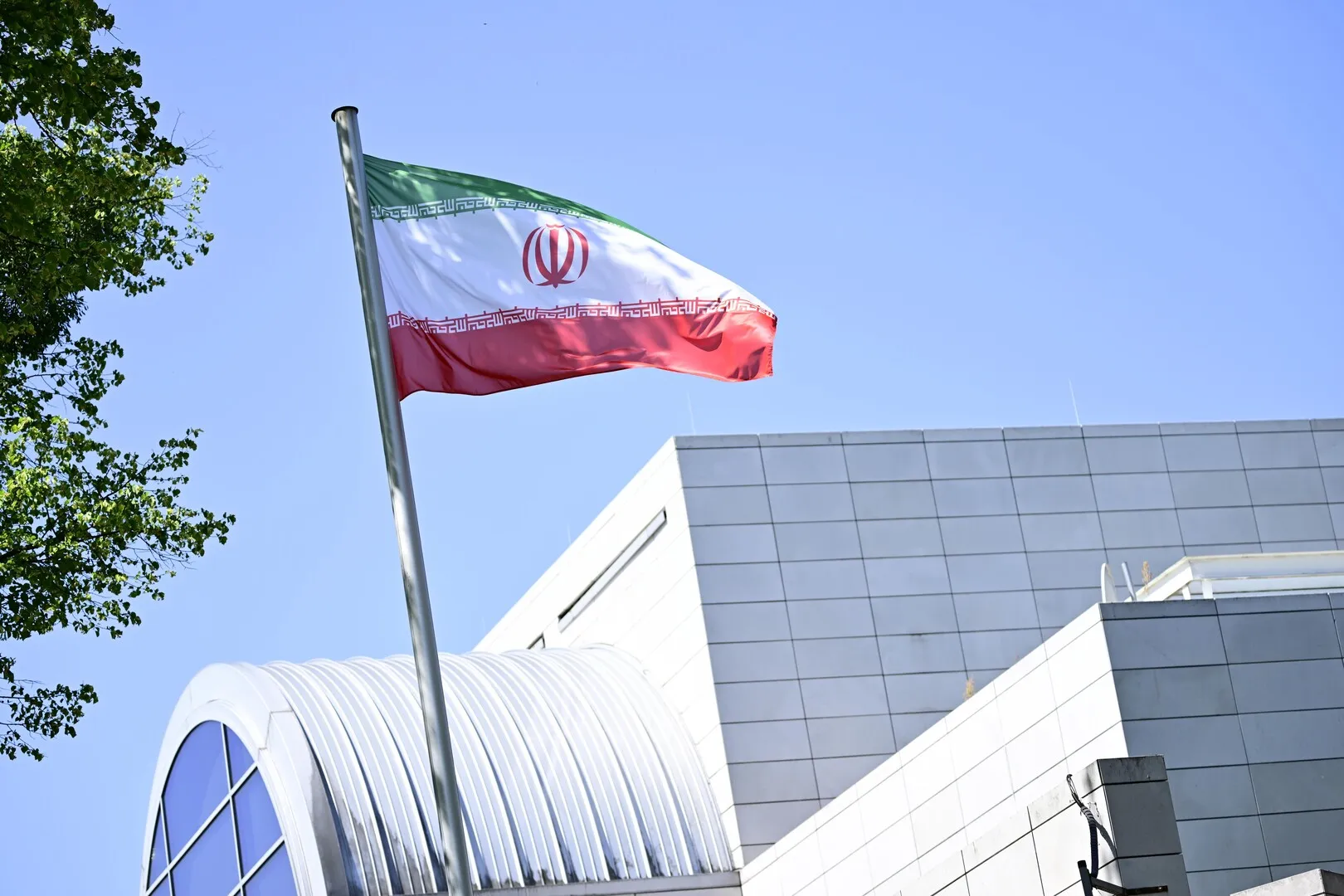 إيران تعلن إيداع 7.5 مليار دولار من عائدات النفط في البنك المركزي