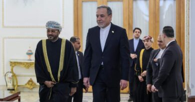 إيران وعُمان تقترحان إنشاء ممر مؤقت للعبور بمضيق هرمز بعد إعلان ترامب اكتمال إزالة الألغام