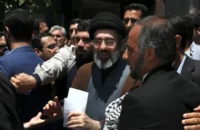 الحرس الثوري الإيراني يحدد شرطين لفتح مضيق هرمز