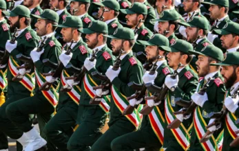 الحرس الثوري يحدد "مفتاحا" أتاح لإيران الثبات في ساحة المعركة الرئيسية مع أمريكا