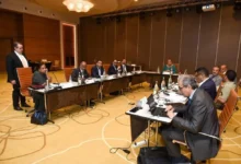 السفارة الأمريكية لدى ليبيا ترحب بإحراز تقدم للجنة 4+4 نحو الاتفاق على القوانين الانتخابية