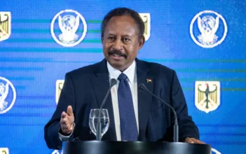 حمدوك يصل أديس أبابا للمشاركة في مشاورات القوى الرافضة للحرب في السودان
