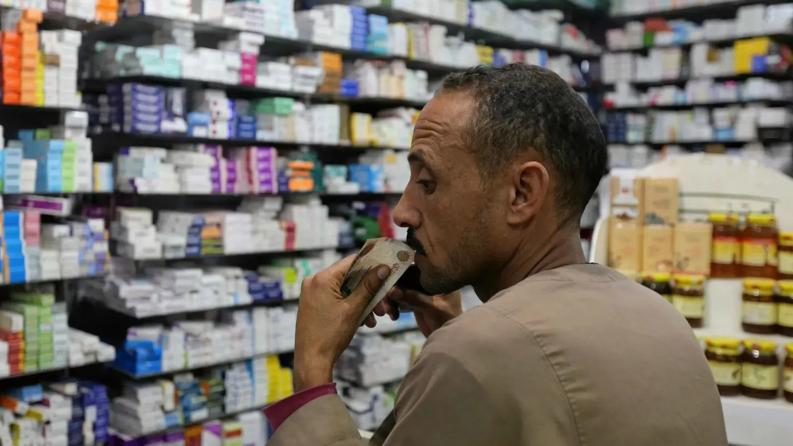 دواء شائع قد يزيد خطر النزيف.. تحذير من هيئة الدواء المصرية