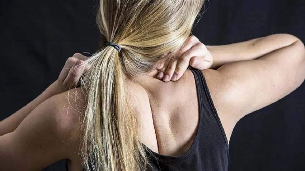 عواقب خطيرة لطقطقة الرقبة عواقب خطيرة لطقطقة الرقبة