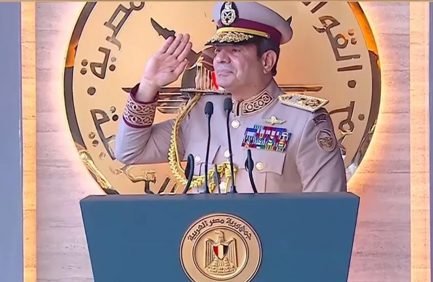 "لا مكان بيننا لفاسد".. السيسي يوجه رسالة للمصريين وفوضى "السوشيال ميديا"