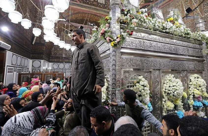 مصر تغلق مقام الإمام الحسين في ذكرى عاشوراء.. ما السبب؟