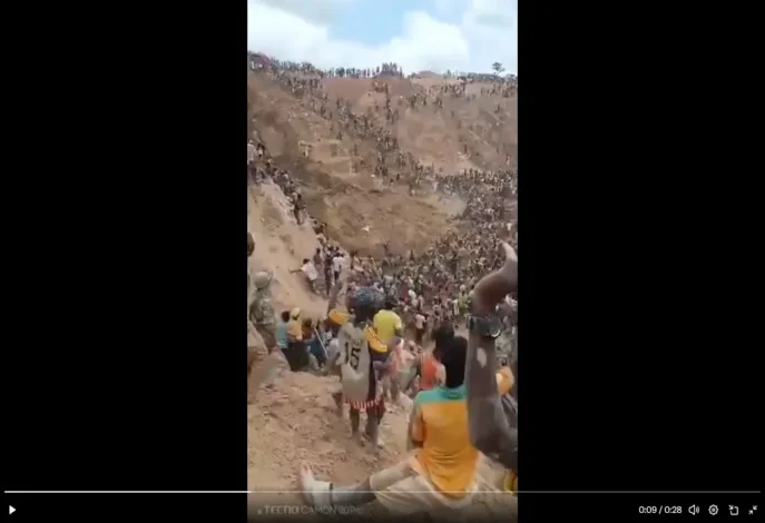 مقاطع فيديو لأولى لحظات انهيار منجم الذهب بإفريقيا الوسطى ومصرع 100 شخص