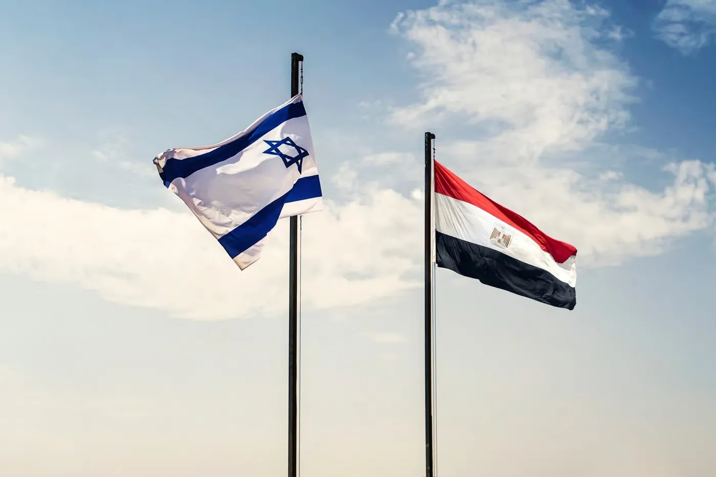 نائب إسرائيلي سابق: اتفاقية السلام مع مصر مجرد “حبر على ورق” ولا تمنع الحرب