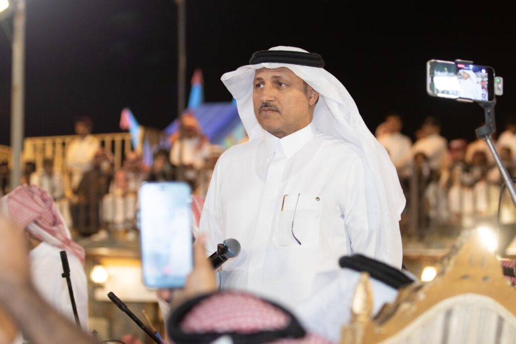 مهرجان الأطاولة التراثي يجمع الشاعر عبد الواحد بجمهوره