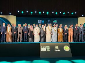 أمين الباحة يرأس وفد الأمانة في مؤتمر المدن العربية بظفار