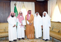 نائب أمير عسير يستقبل الفائز بالمركز الأول في مسابقة الملك محمد السادس